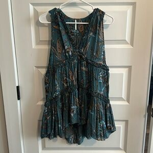 Adorable Free People tunic